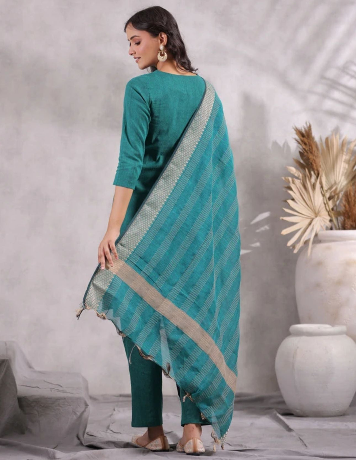 Women's Green Ethnic Motifs Straight Kurta with Trousers & Dupatta in Germany