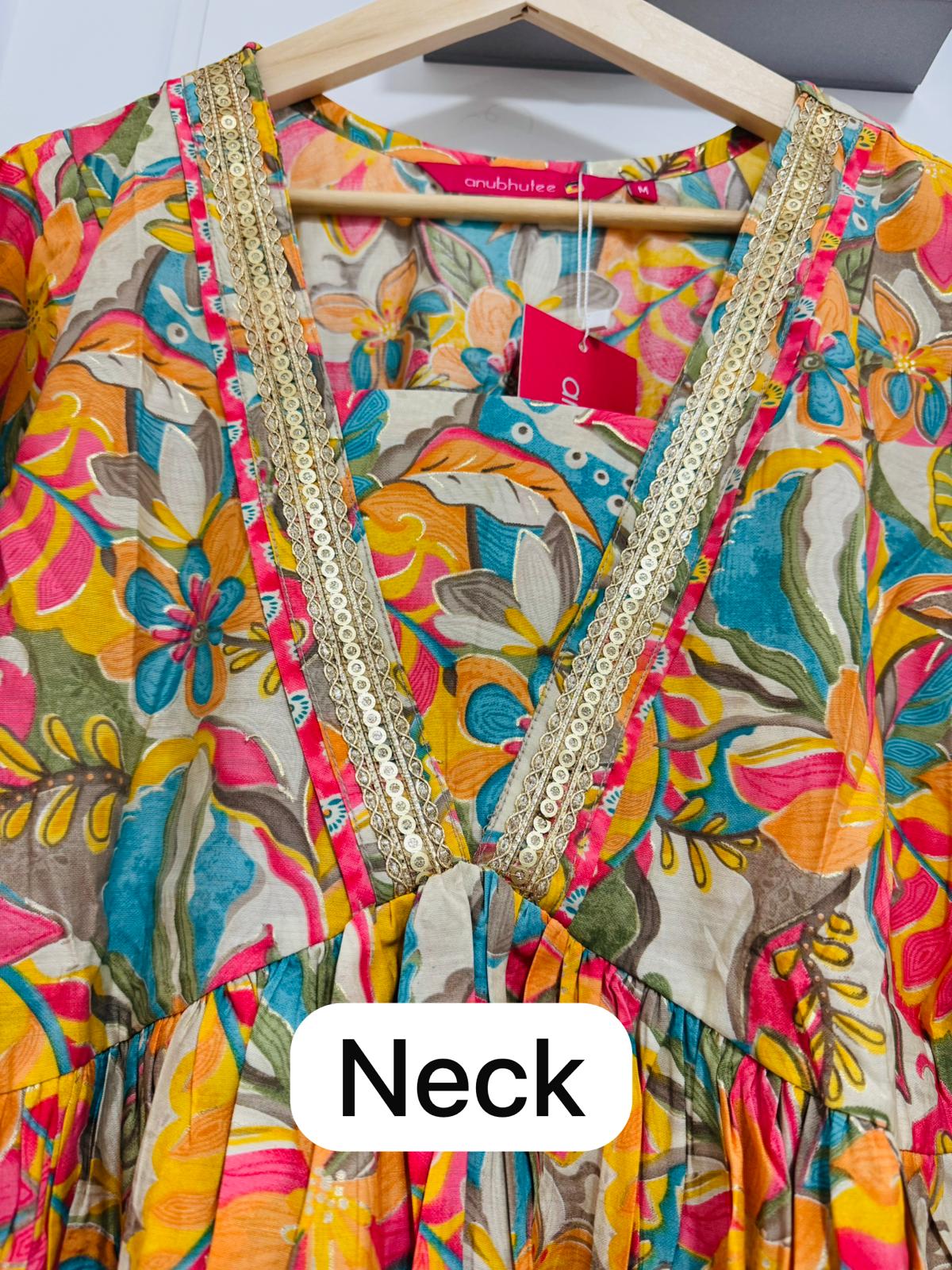 Multicolour suit and bottom Kurta Bottom Dupatta Set in Berlin