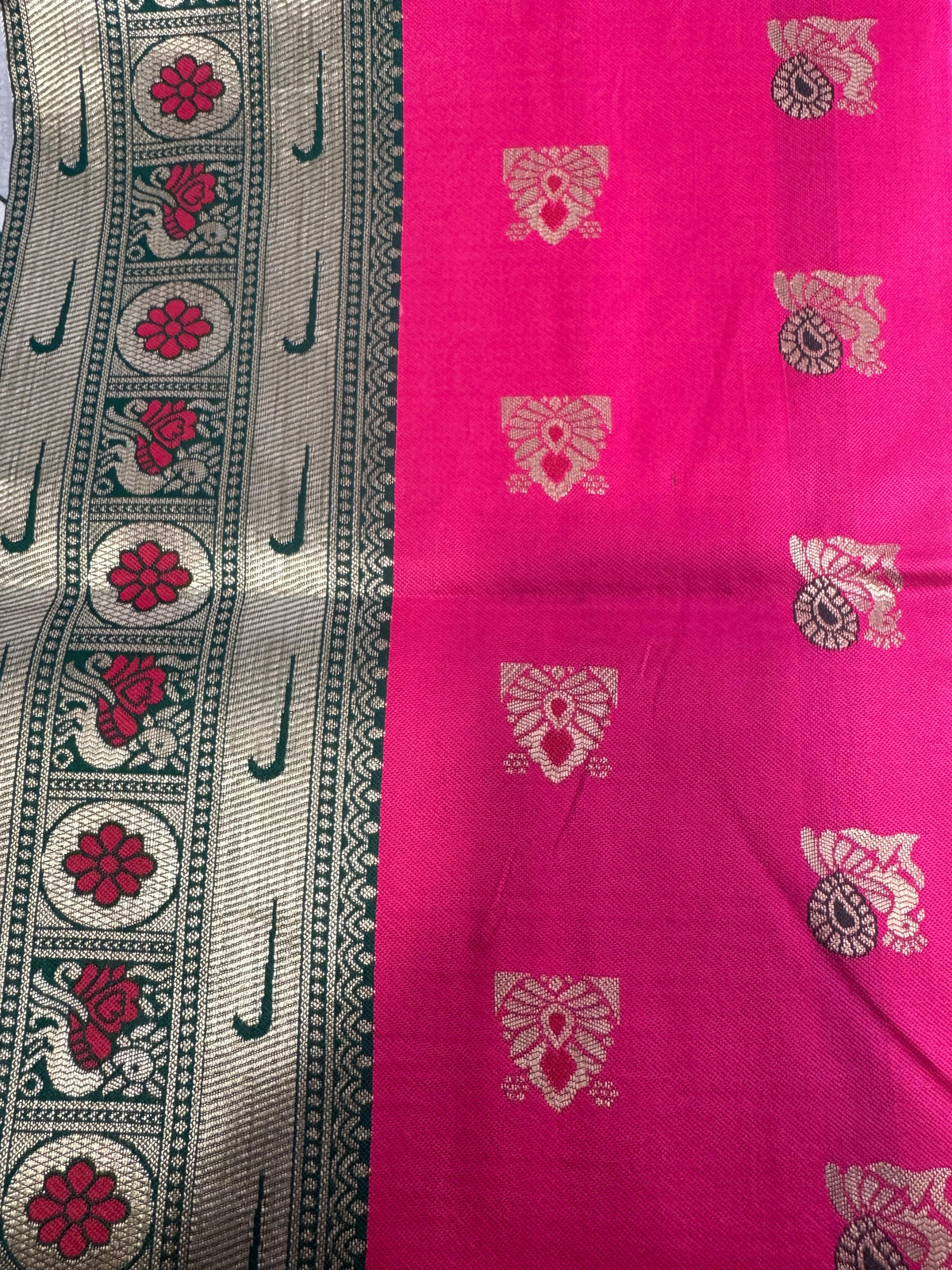 Pink Silk Saree unstitched blouse in Berlin