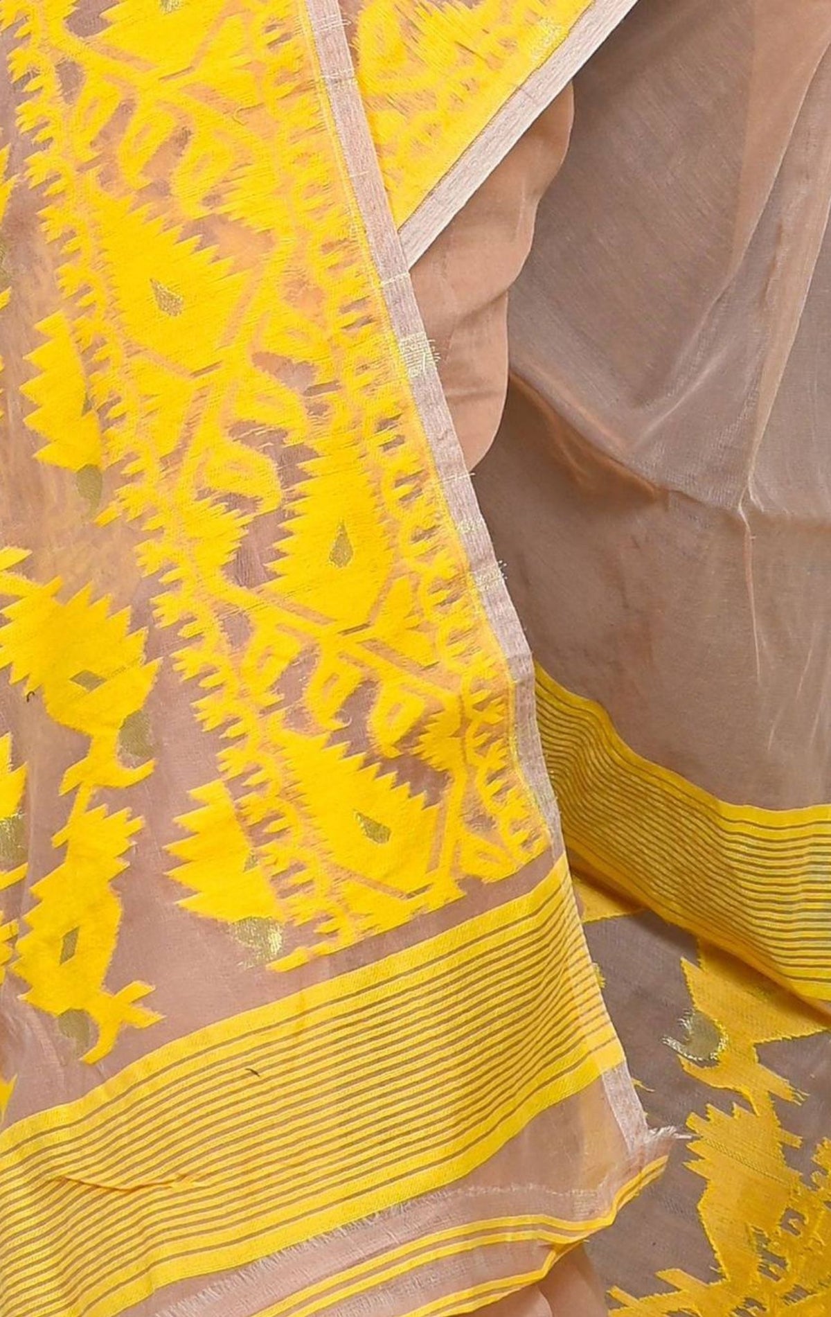 Ethnic Motifs Sequinned Handloom Jamdani Saree in Berlin