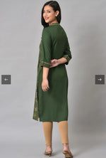 Green Button Down Ethnic Liva kurta in Berlin