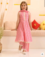 Girls Pink Floral Screen print Pure Cotton A-Line Kurta with Trousers & Dupatta in Germany