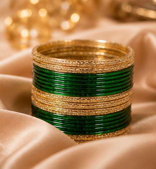 Dark Green and gold traditional bangle set in Germany