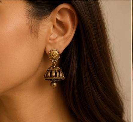 Elegant Traditional Indian Antique Gold Jewelry Set in Germany