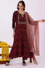 Women Viscose Rayon Kurta Pant Dupatta Set in Berlin