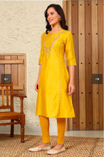 Yellow Solid Dori Embroidered Festive Straight Kurta with Pant in Berlin