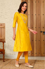 Yellow Solid Dori Embroidered Festive Straight Kurta with Pant in Berlin Namma Markt