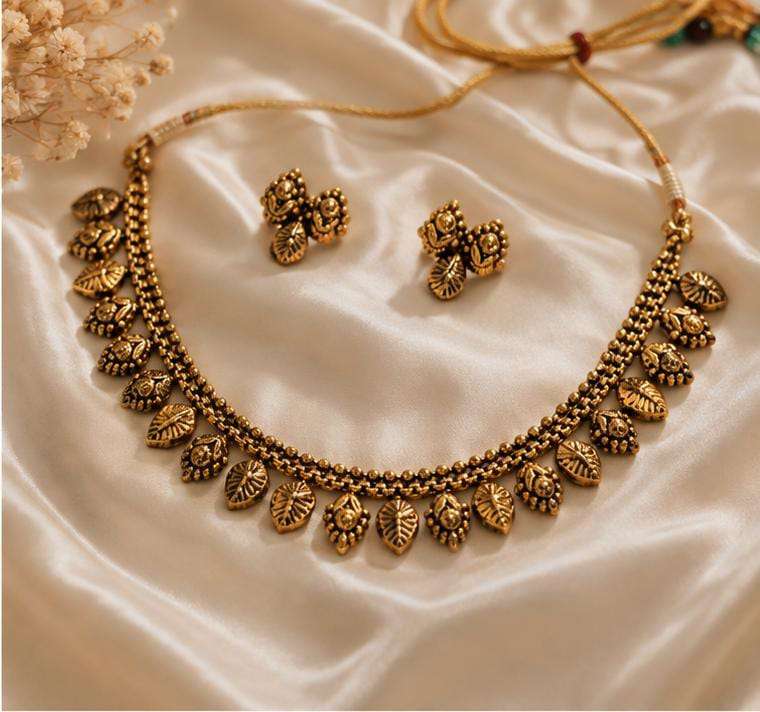 Antique Gold Replica Inverted Leaf Choker Necklace Set in Germany