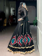 Traditional Embroidered Garba Chaniya Choli Set Ethnic Festival Wear for Women in Germany
