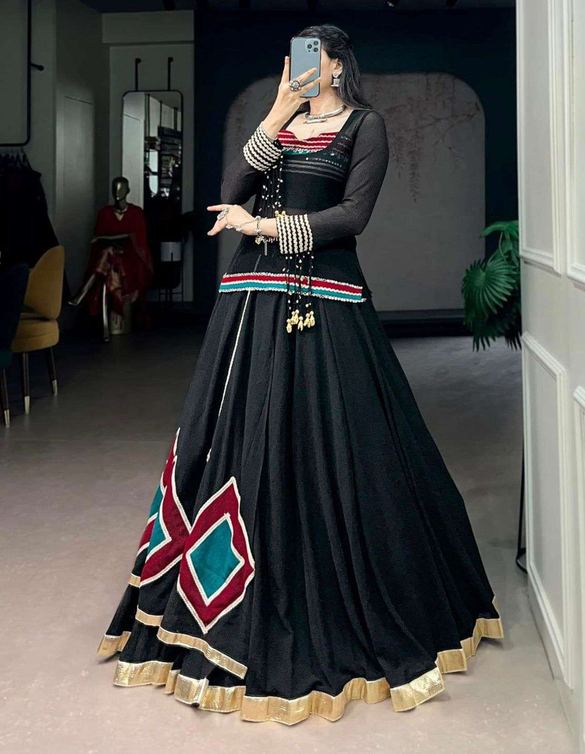 Traditional Embroidered Garba Chaniya Choli Set Ethnic Festival Wear for Women in Germany