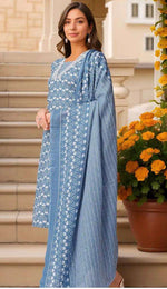 Floral Printed V-Neck Thread Work Pure Cotton Kurta With Trousers & Dupatta in Germany Namma Markt