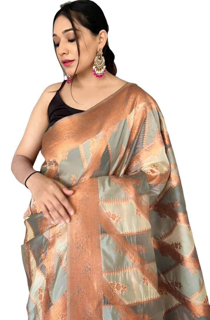 Pure Tissue Silk Saree With Gold Zari in Essen