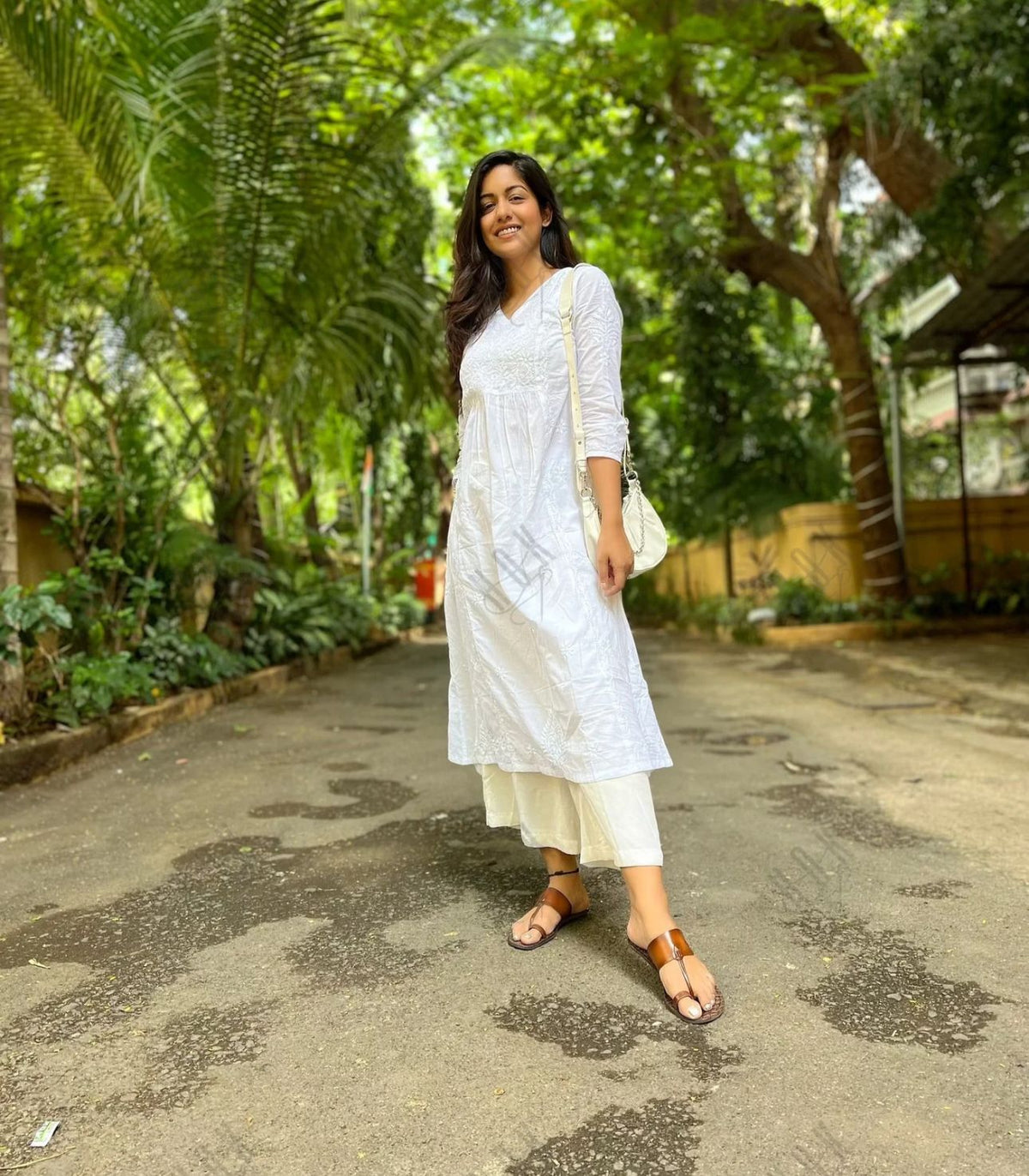 Hand embroidery Chikankari Long Kurta in Berlin