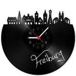 Wanduhr aus Vinyl Skyline Freiburg