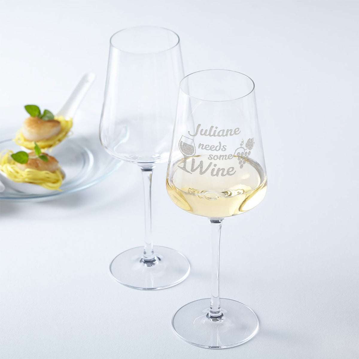 Stölzle Lausitz Weinglas mit Gravur "Needs some Wine" mit Namen