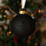 Gravierte Weihnachtskugel - Paar verliebt