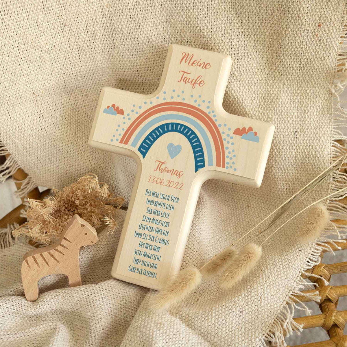 Personalisierbares Holzkreuz zur Taufe Konfirmation oder Kommunion - Regenbogen Design