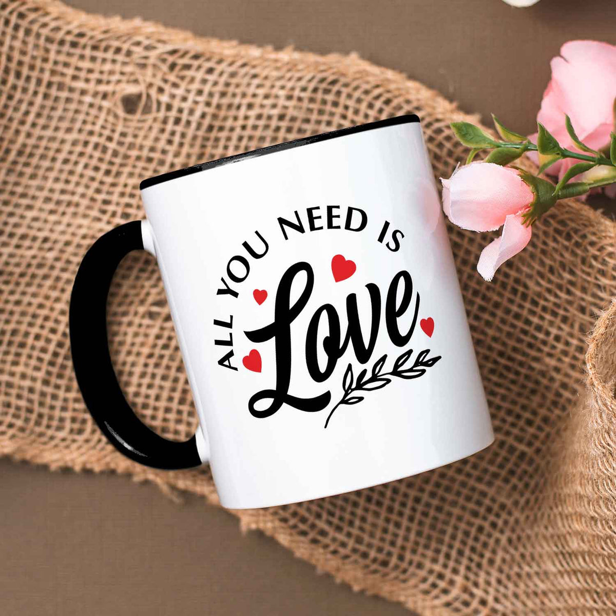Bedruckte Tasse mit Spruch - All you need is love
