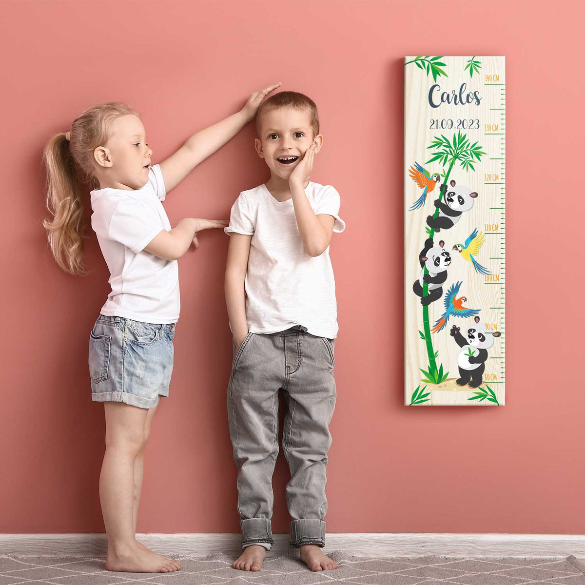 Messlatte mit Namen für Kinder im Panda Design