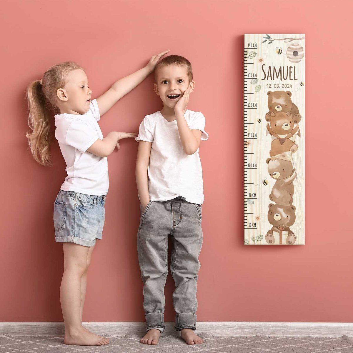 Messlatte mit Namen für Kinder im Bären Design