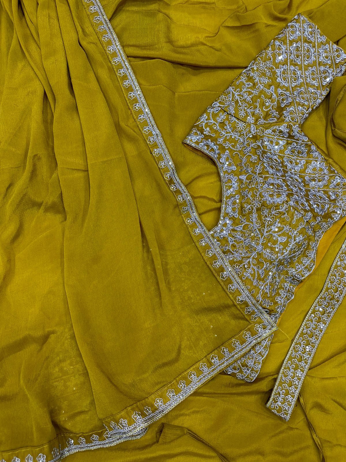 Ready To Wear Saree With Stitched Blouse In Germany