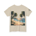 Strandurlaub T-Shirt – Retro Sonnenuntergang mit Palmen & ‚Urlaub‘ Wortwolke