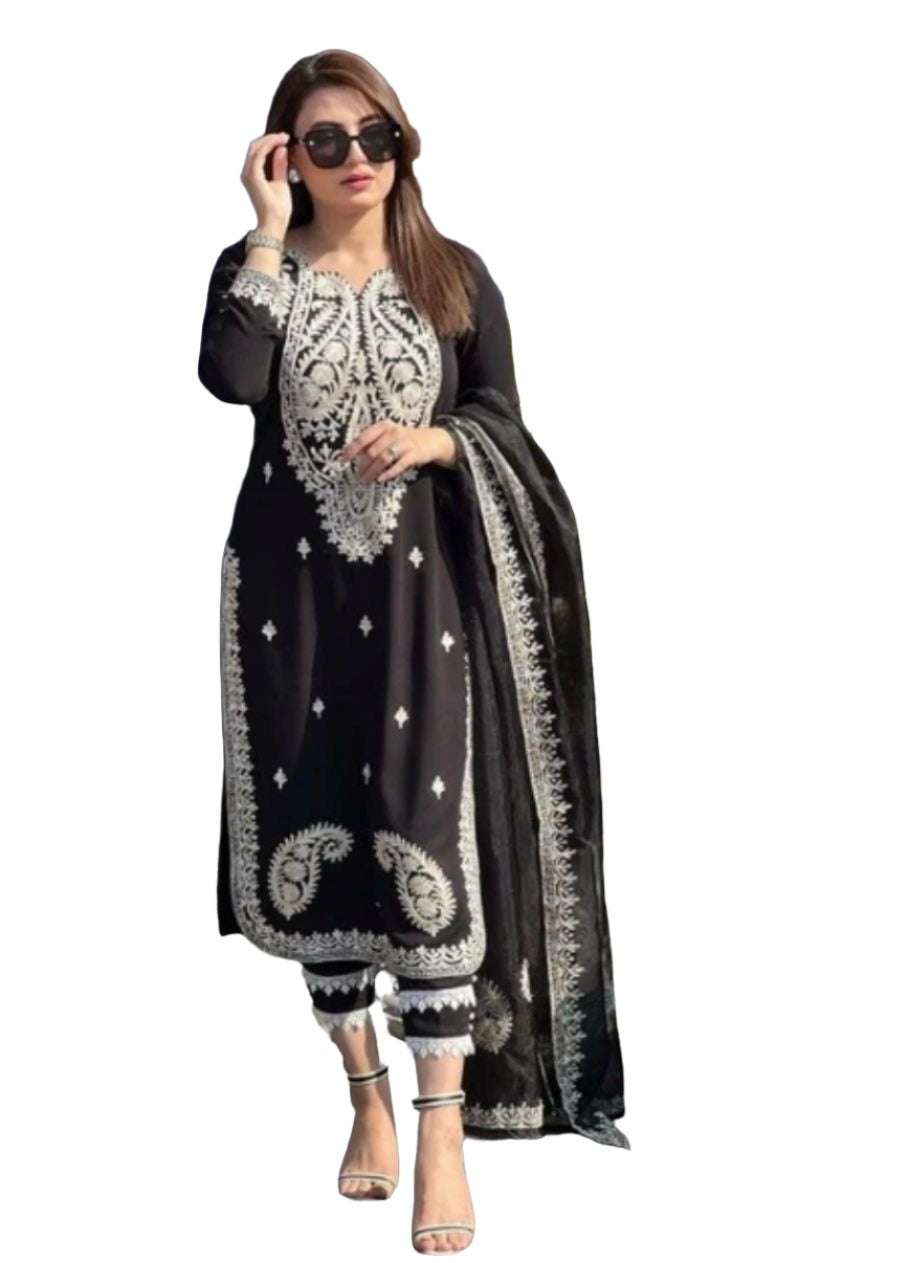 Pakistani salwar kameez