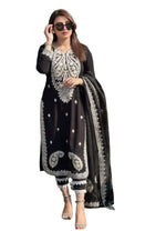 Pakistani salwar kameez