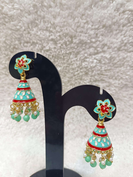 Gold-Plated Dome Shaped Kundan And Beaded Jhumkas Namma Markt