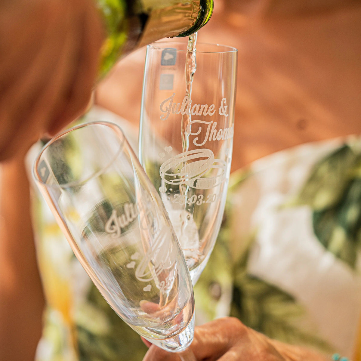 Stölzle Lausitz Sektgläser mit Gravur im "Wedding" Design als Set inkl. bedruckter Holzkiste