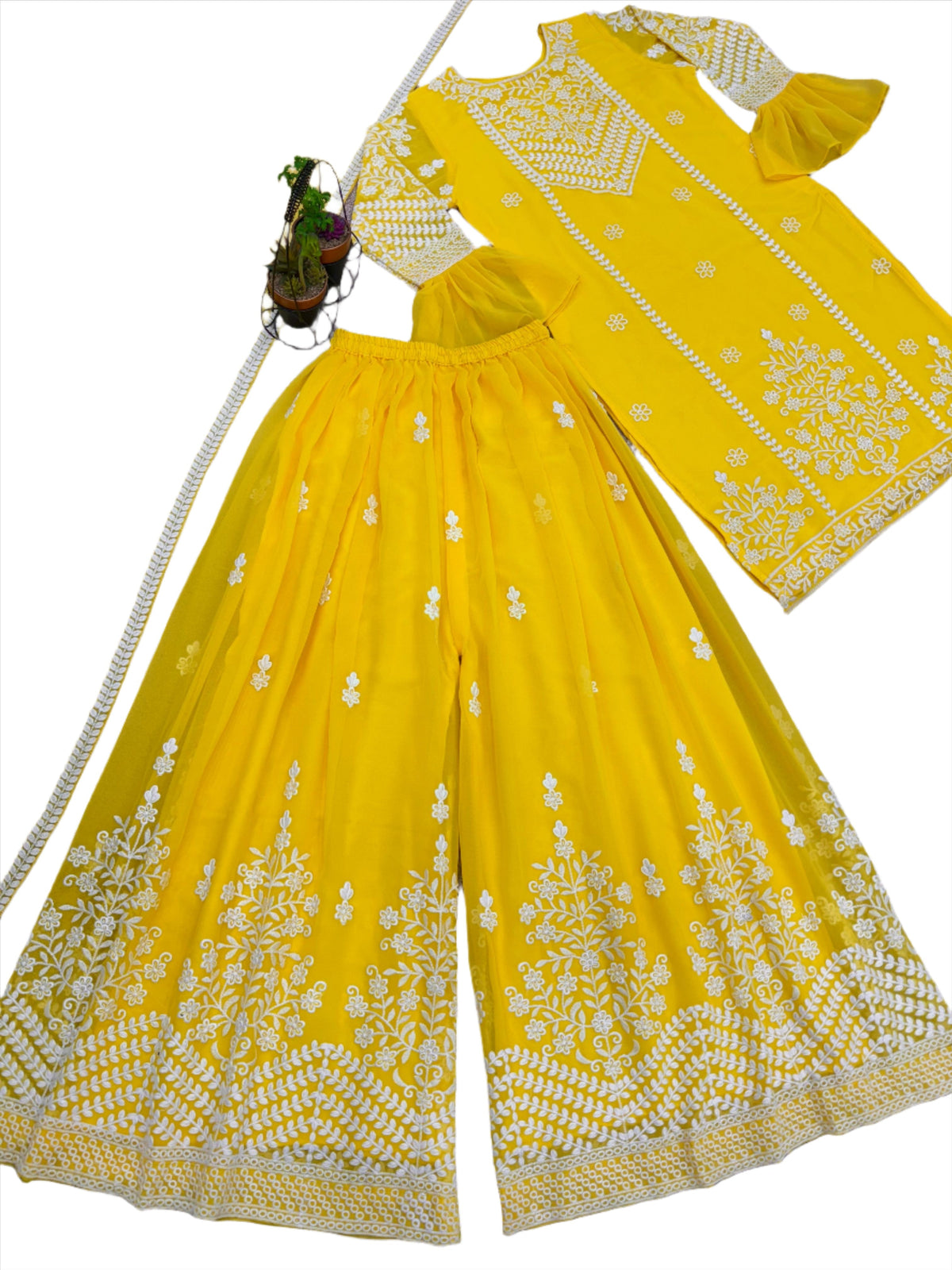 Heavy Embroidery Thread Work Outfit In Germany