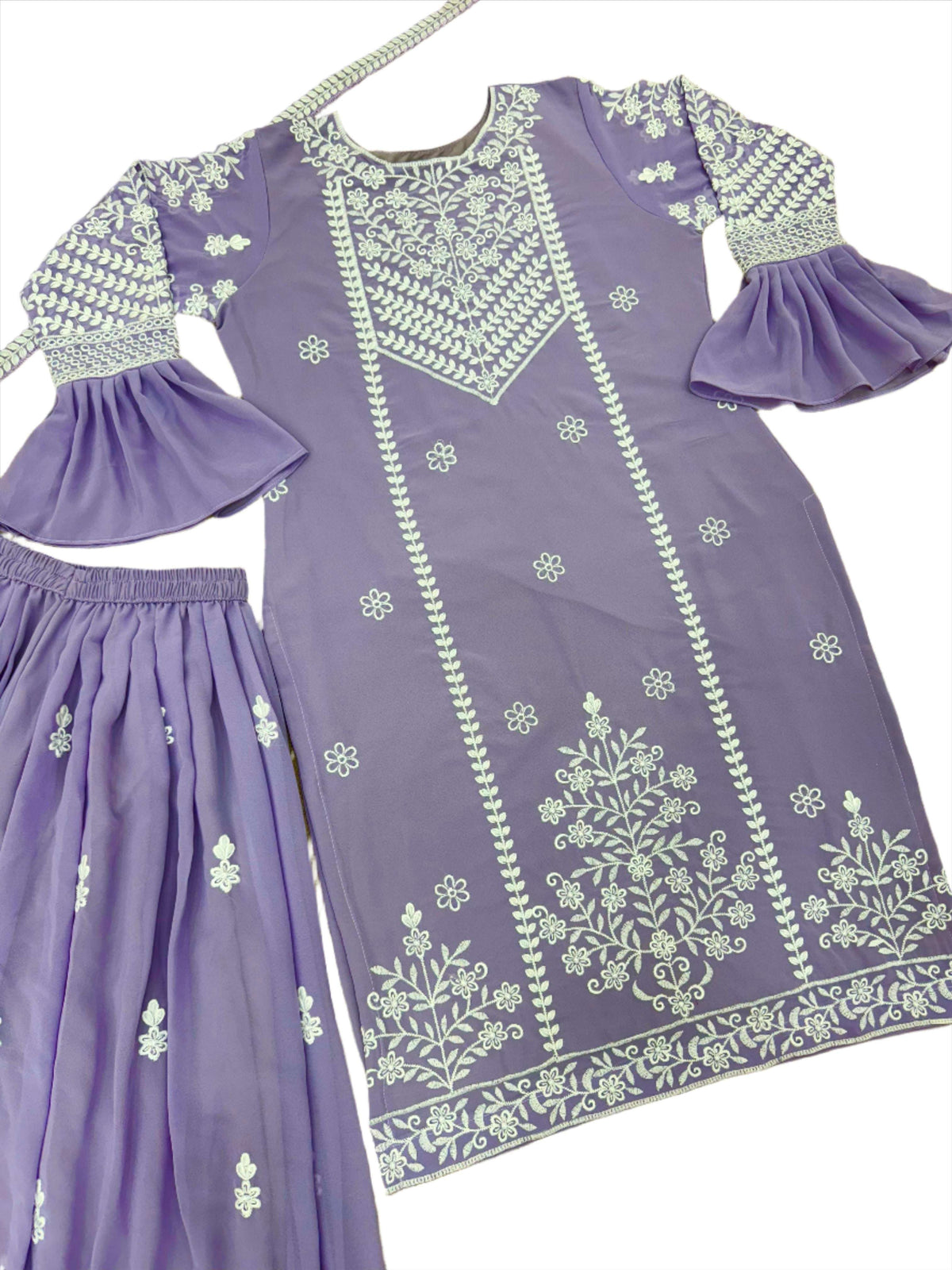 Heavy Embroidery Thread Work Outfit In Germany
