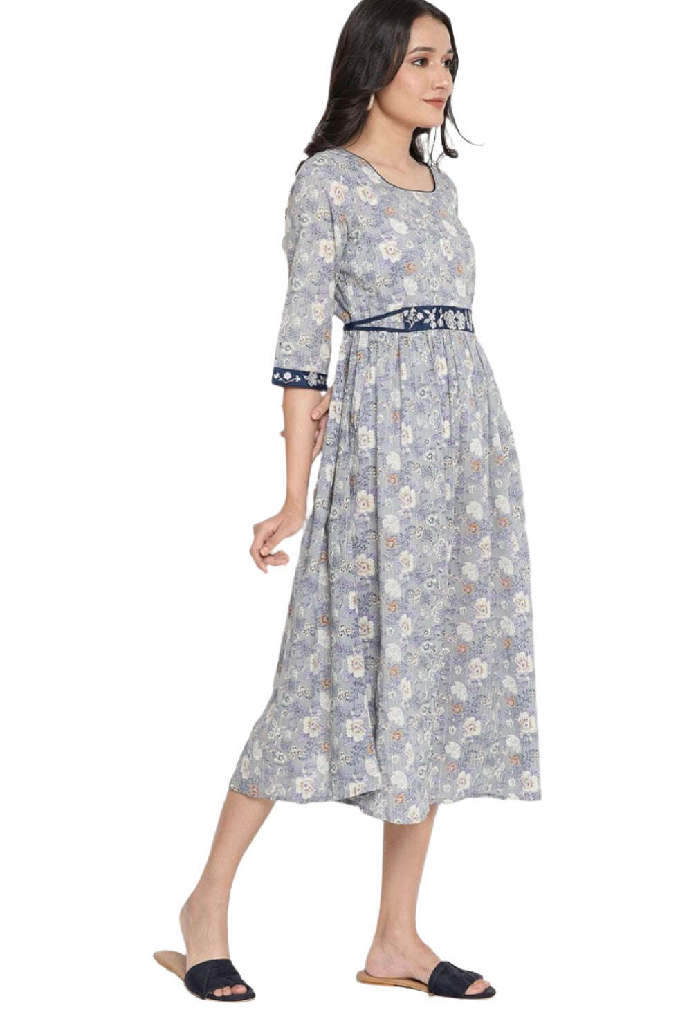 Ethnic Dress In Berlin Namma Markt