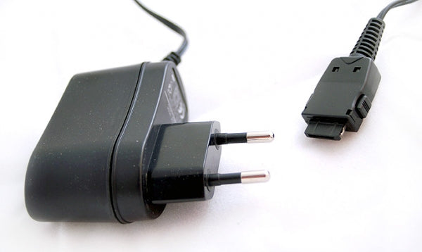 Ladegerät für Samsung YP-T10 YP-U6 YP-T9 YP-Q3 YP-K3 YP-P2 YP-P3  YP-K5 YP-Q3 | System-S