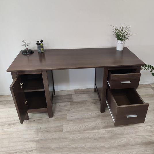 Premium Kiefer Massivholz Schreibtisch | Handgefertigt für Ihr ideales Büro