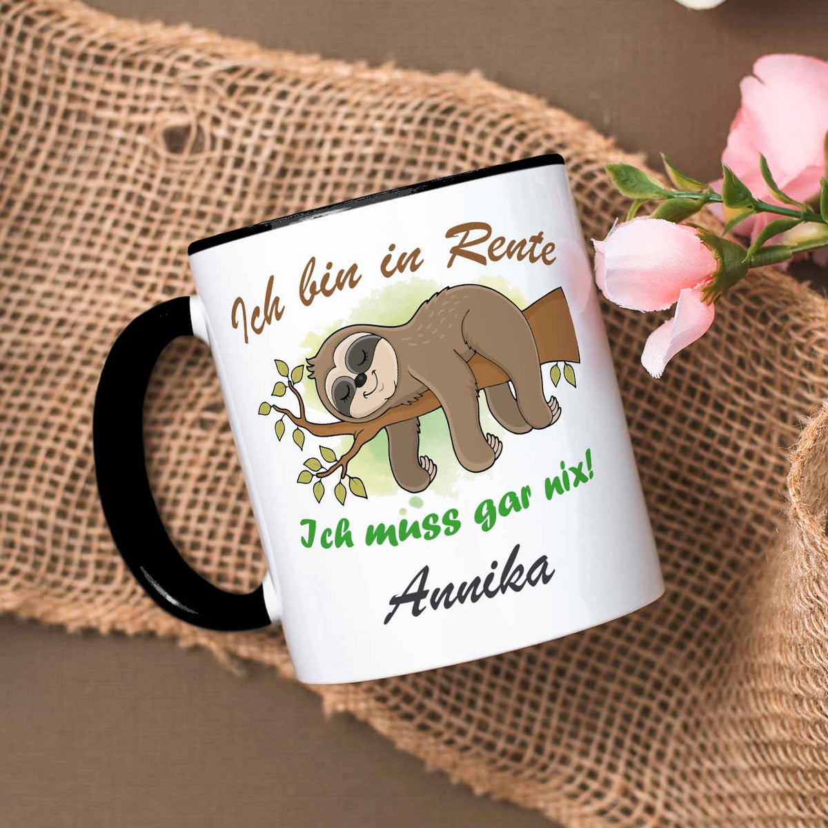 Bedruckte Tasse Faultier in Rente - Personalisiert mit Name