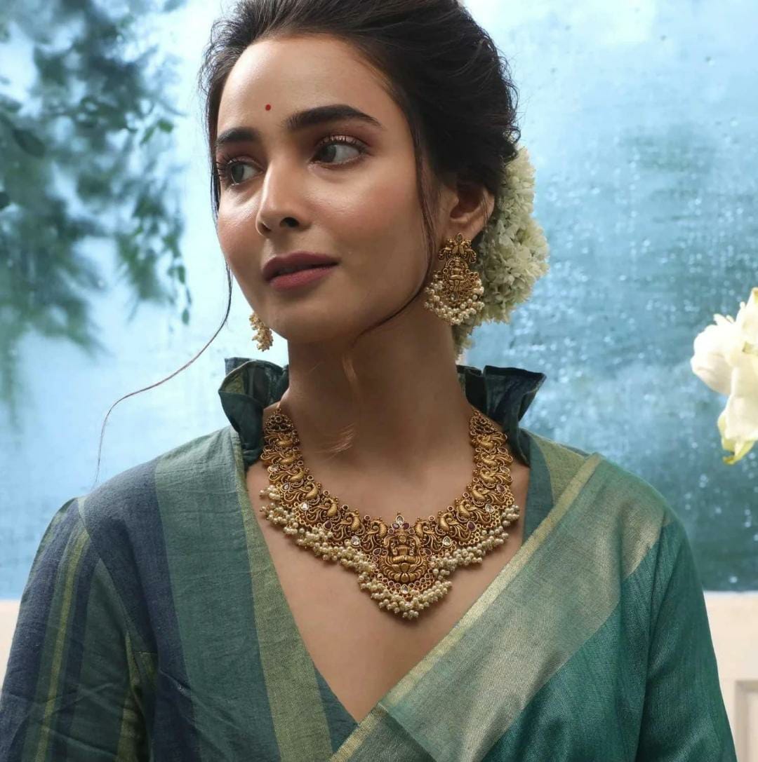 Pearl Choker Traditional Temple Necklace Set in Prague