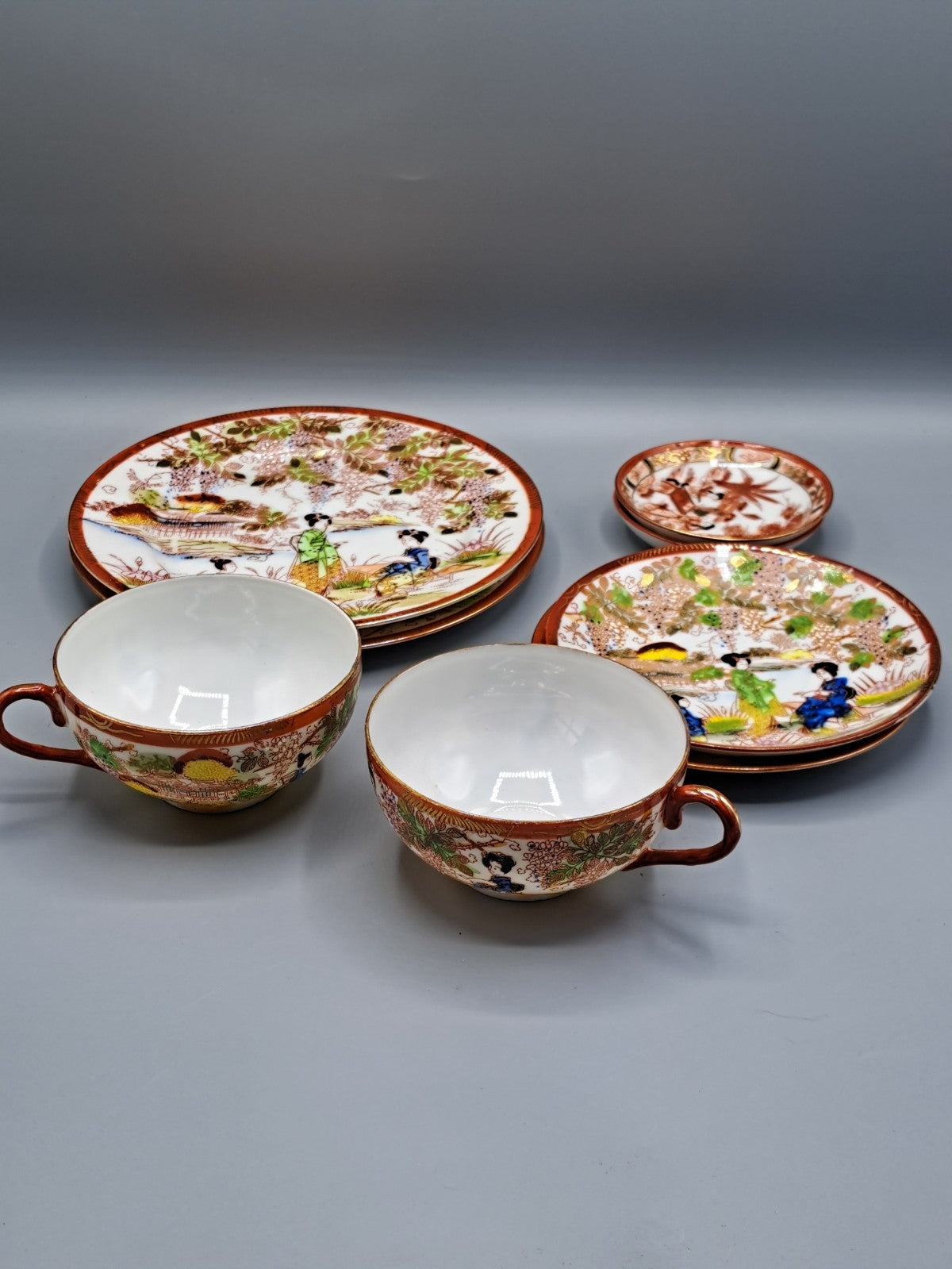 Teeservice 2 Personen, 2 Tassen, Teller, Unterteller, Zusatzteller