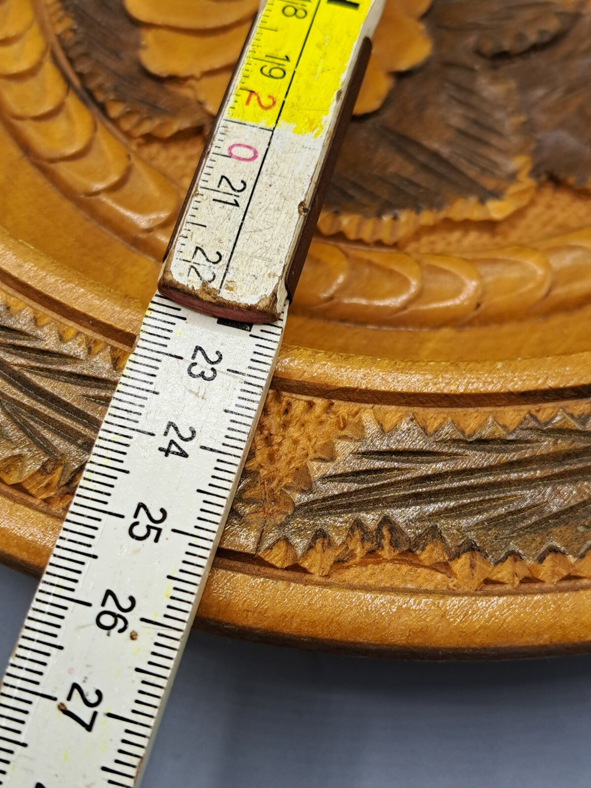 Dekoteller Holz, Sammler, Breite 26 cm, Blumenmuster
