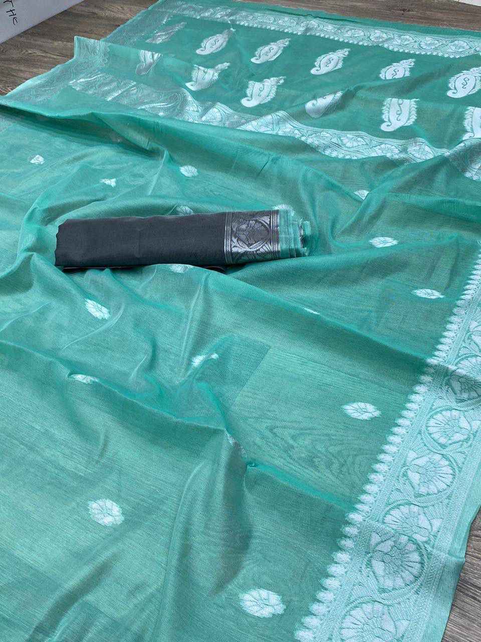 SOFT LILAN SLAB ATTRACTIVE CHARMFULL SAREE  WITH UNSTITCHED BLOUSE