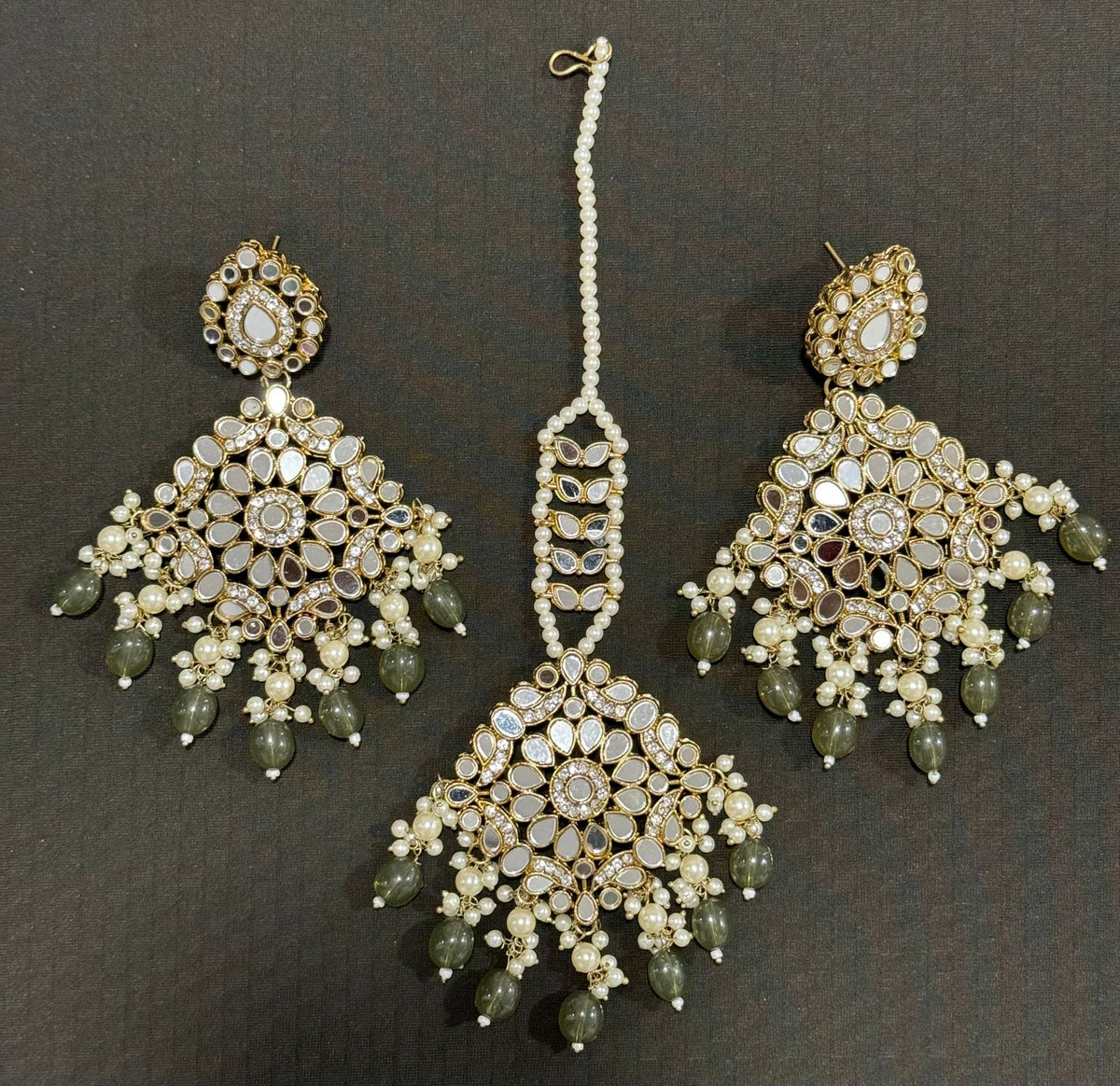Mirror Kundan Earrings With Maang Tikka