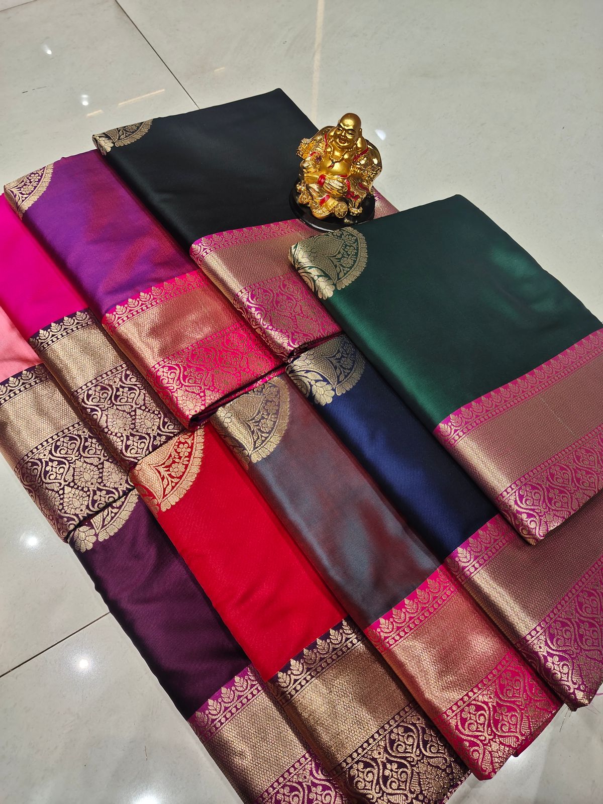 Aaradhna silk Saree with Wiving Gold Zari sky green