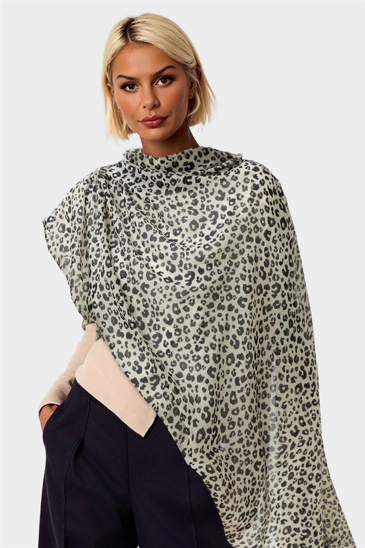 Black Leopard Print Tassel Scarf In White