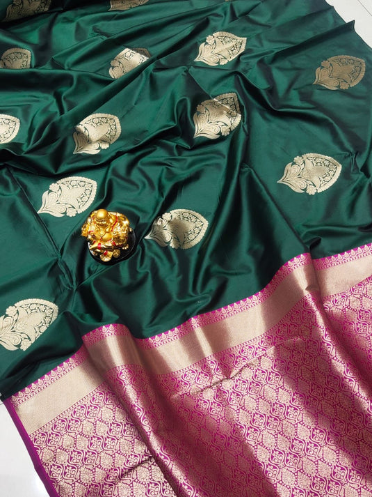 Aaradhna silk Saree with Wiving Gold Zari Green