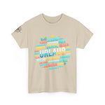 Strandurlaub T-Shirt – Retro Sonnenuntergang mit Palmen & ‚Urlaub‘ Wortwolke