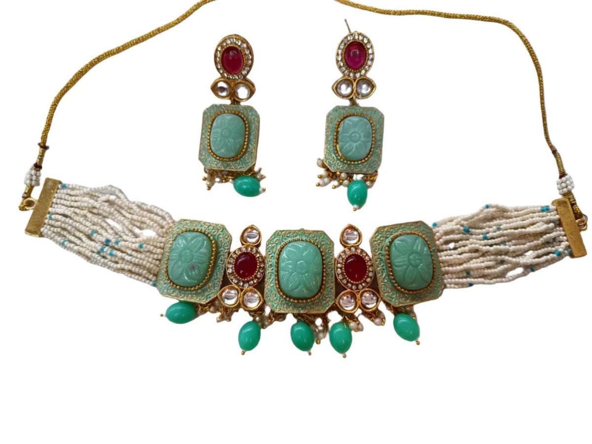 Handcrafted Necklace Set With Kundan And Beads