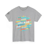 Strandurlaub T-Shirt – Retro Sonnenuntergang mit Palmen & ‚Urlaub‘ Wortwolke