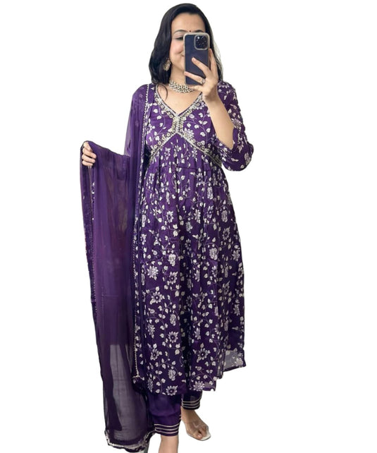 Aliya Cut kurti With Pant and Chiffon  Dupatta In Germany