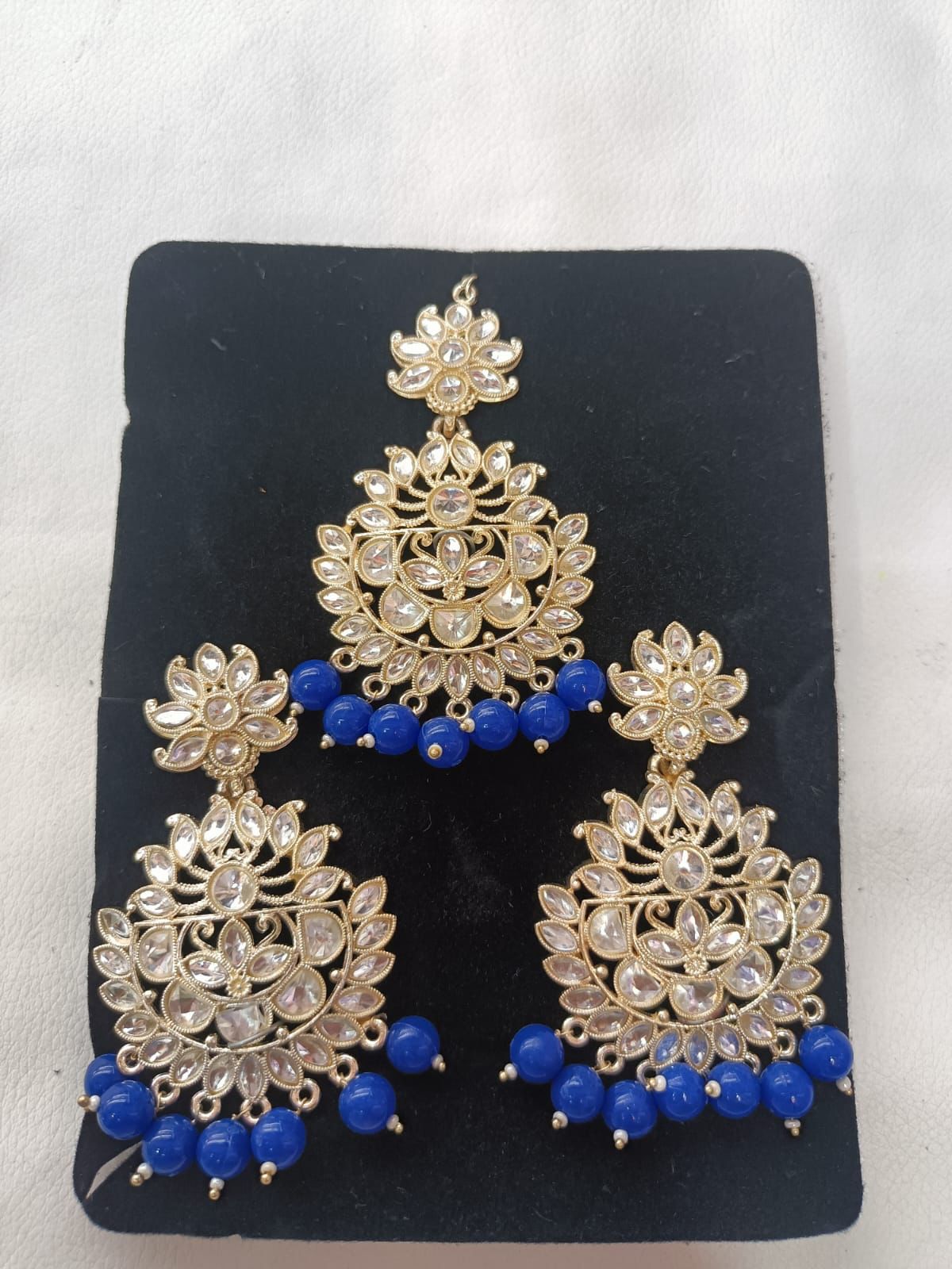 Gold Plated Pearl and Kundan Maang Tikka with Earrings for Women