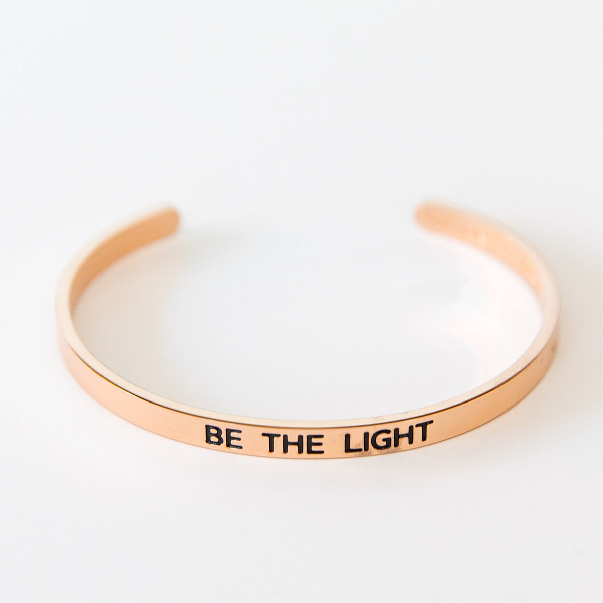 Armreif mit Gravur | rosé vergoldet | Be the light